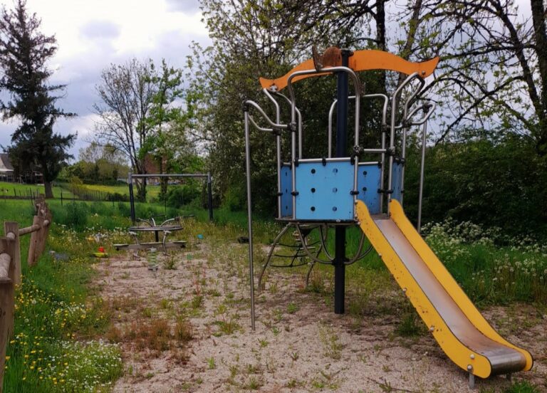 toboggan jeux enfants auberge sapiniere